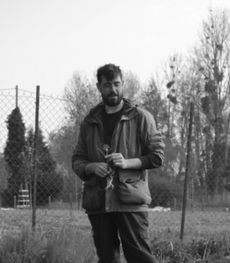 Photo de Matthew Charlton en noir et blanc